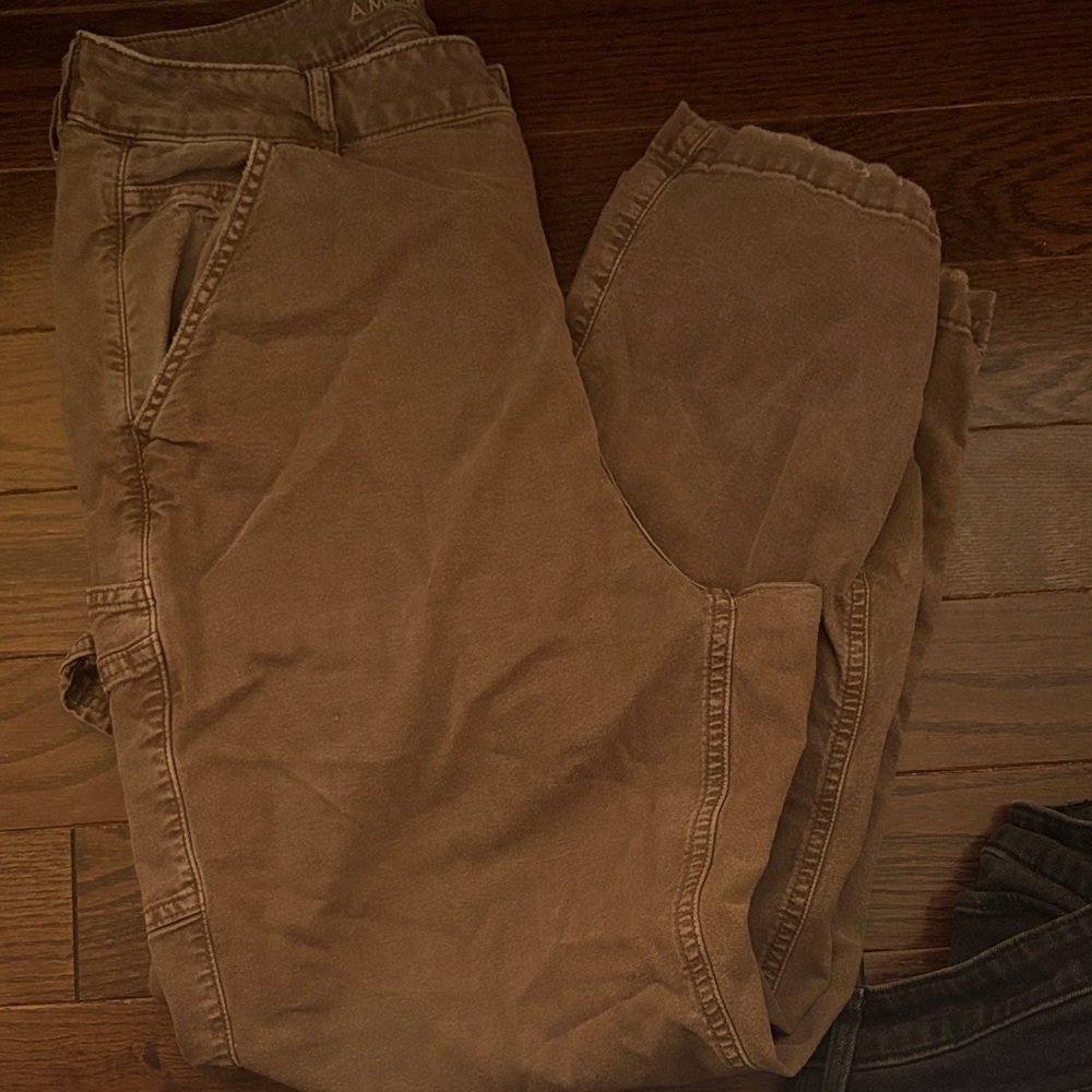 American Eagle Outfitters Tan Cargo Pants